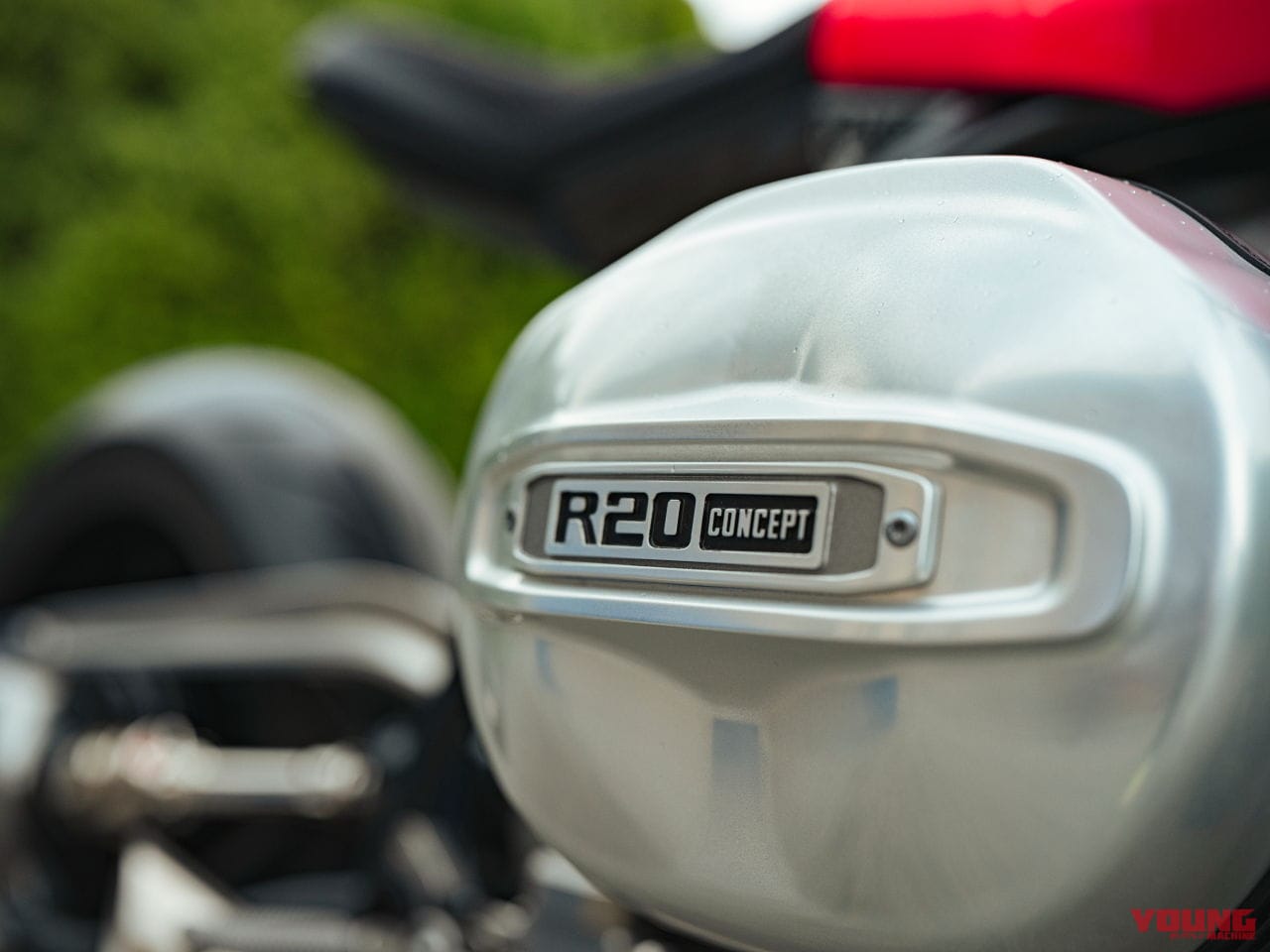 BMW R20 Concept|に、2000ccの空冷ネイキッドだとぉ?! BMWが「R20コンセプト」を公開!