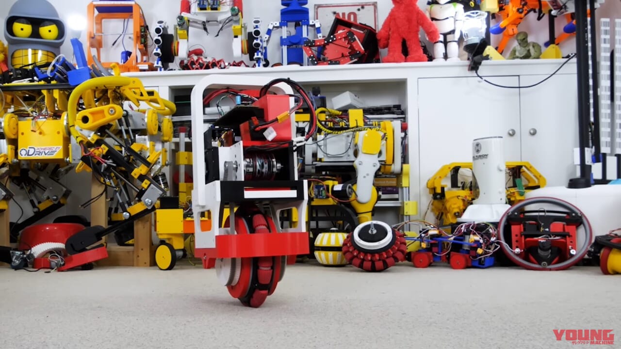 |前後左右に走れてその場で回転も可能!? ヘンテコ車輪の「スクリューバイク」が未来すぎる件