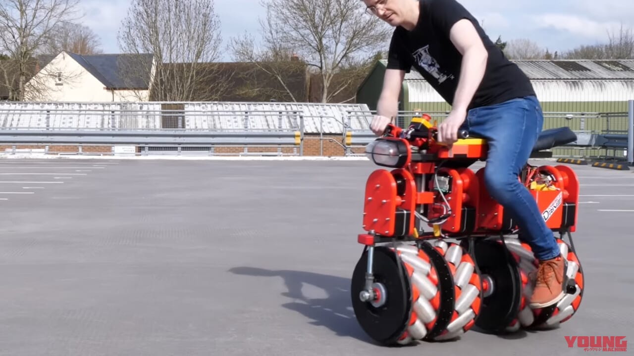 |前後左右に走れてその場で回転も可能!? ヘンテコ車輪の「スクリューバイク」が未来すぎる件