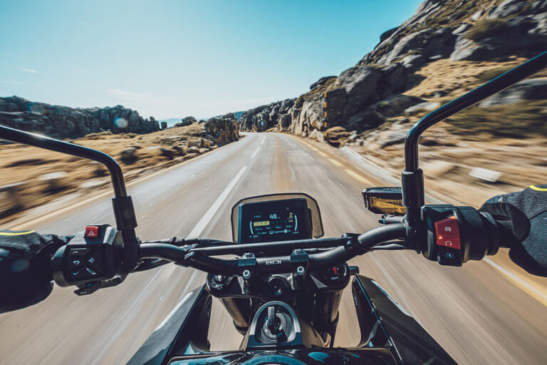 Husqvarna Svartpilen801|2気筒になってハスクのスクランブラーが進化! 新型スヴァルトピレン801登場