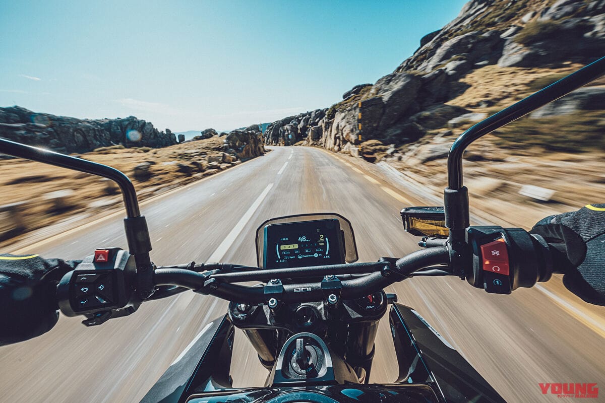 Husqvarna Svartpilen801|2気筒になってハスクのスクランブラーが進化! 新型スヴァルトピレン801登場