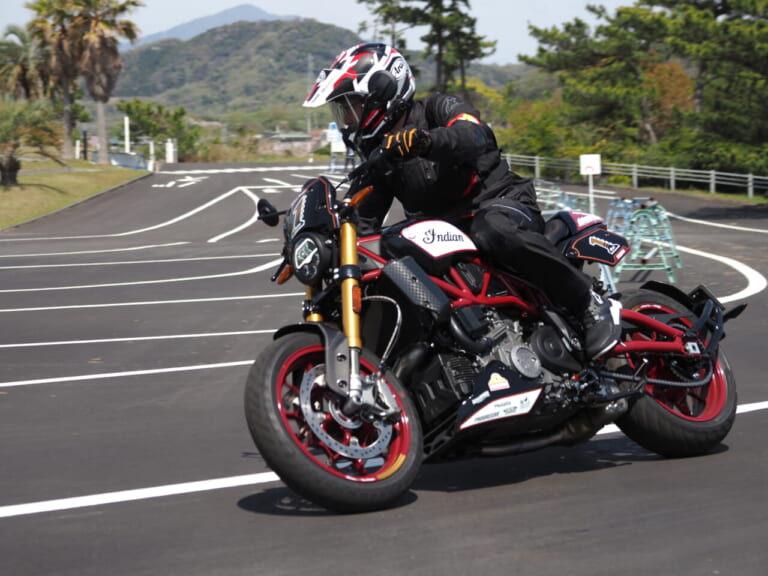 アグレシッブな性格とは裏腹にジェントルな走りもこなすFTR1200【インディアンディーラーが語る】