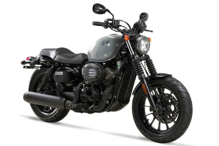 ヒョースン|GV300S ボバー|【2025年4月版】シート高780mm以下の400ccバイク11選! 地面に足が着くのはやっぱり安心
