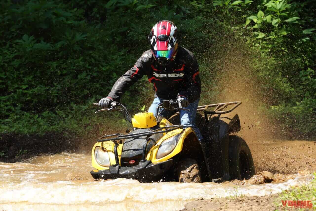 【日本で爆売れ中】コイツはヒャッハーな乗り物だぜ!! キムコの4輪バギー「MXU 150X」で泥まみれになってきた