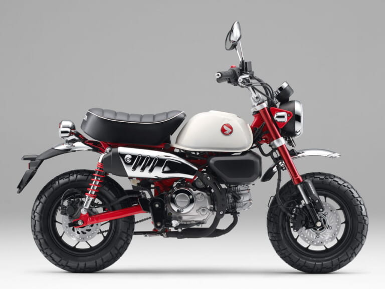 ホンダ|モンキー125|2024年モデル|【比較】ダックス125とモンキー125は似ているようで乗れる免許も違う! タンデムできるのは?