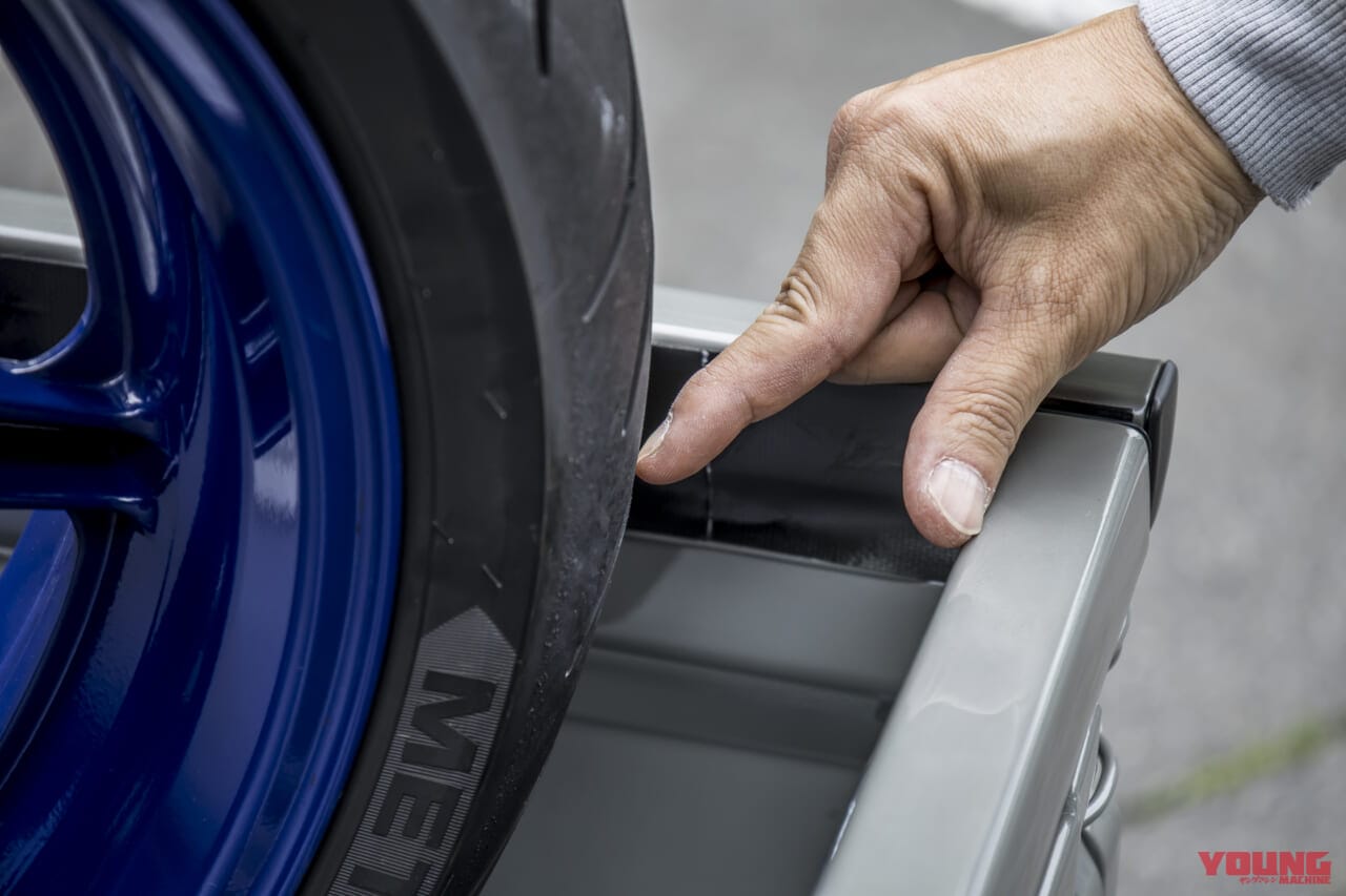 |【意外と快適?! やっぱり不便?!】5速MTの軽トラ「スズキ・スーパーキャリイ Xリミテッド」をトランポ&ファミリーカーに使ってみた