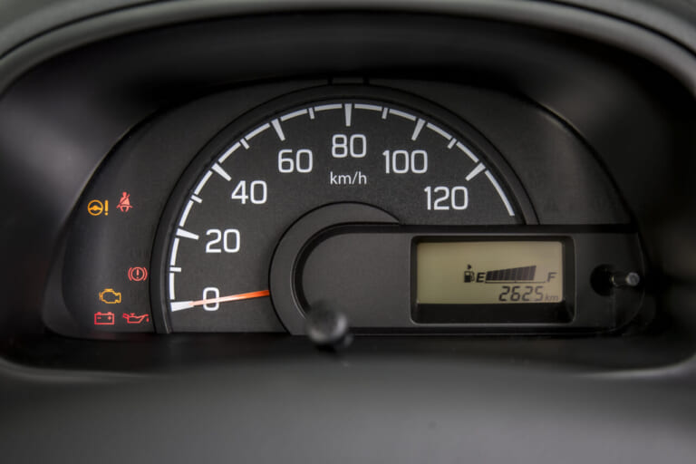 スズキ|スーパーキャリイ|Xリミテッド|【意外と快適?! やっぱり不便?!】5速MTの軽トラ「スズキ・スーパーキャリイ Xリミテッド」をトランポ&ファミリーカーに使ってみた