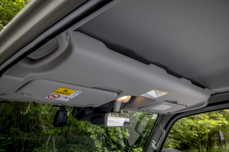 スズキ|スーパーキャリイ|Xリミテッド|【意外と快適?! やっぱり不便?!】5速MTの軽トラ「スズキ・スーパーキャリイ Xリミテッド」をトランポ&ファミリーカーに使ってみた