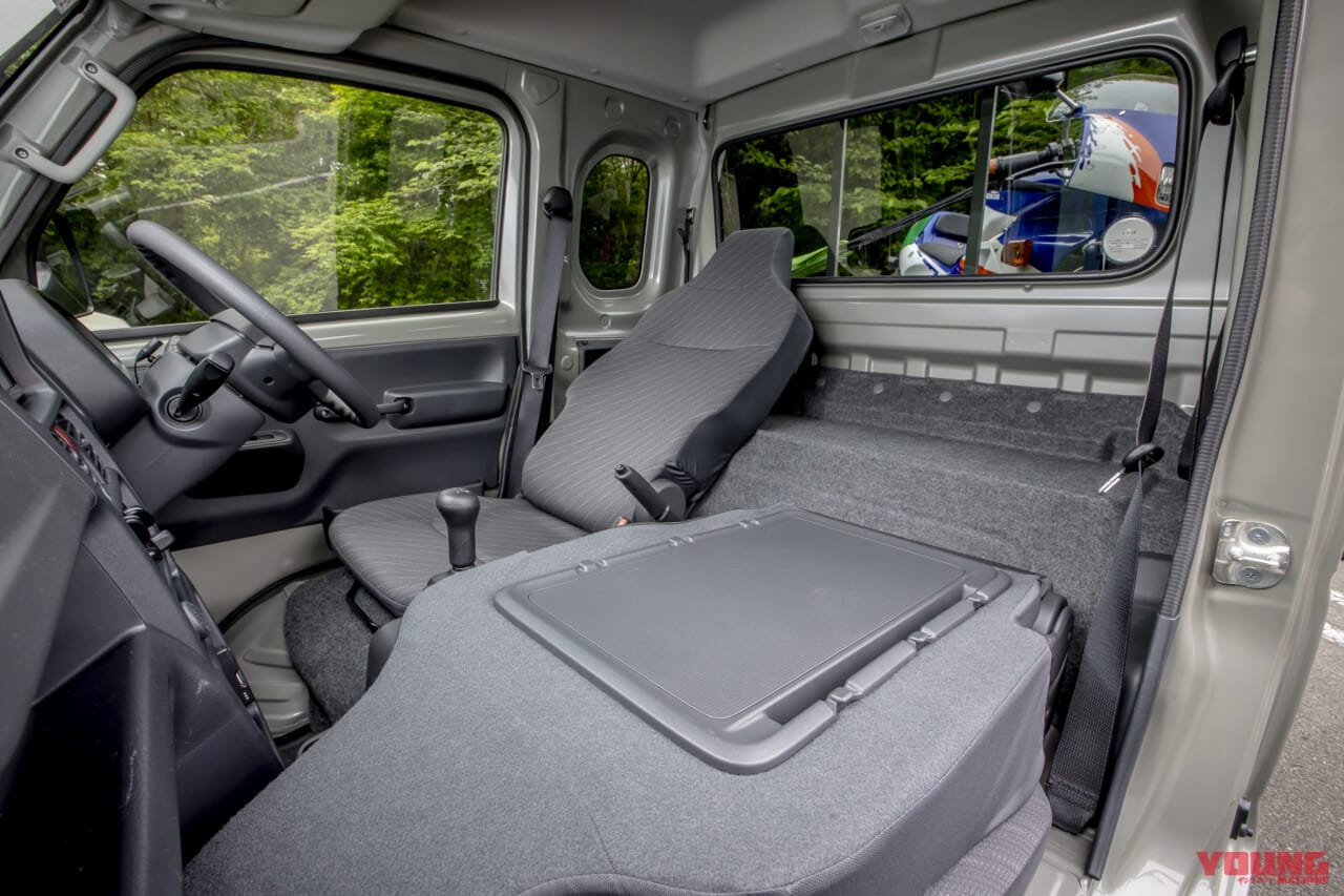 スズキ|スーパーキャリイ|Xリミテッド|【意外と快適?! やっぱり不便?!】5速MTの軽トラ「スズキ・スーパーキャリイ Xリミテッド」をトランポ&ファミリーカーに使ってみた