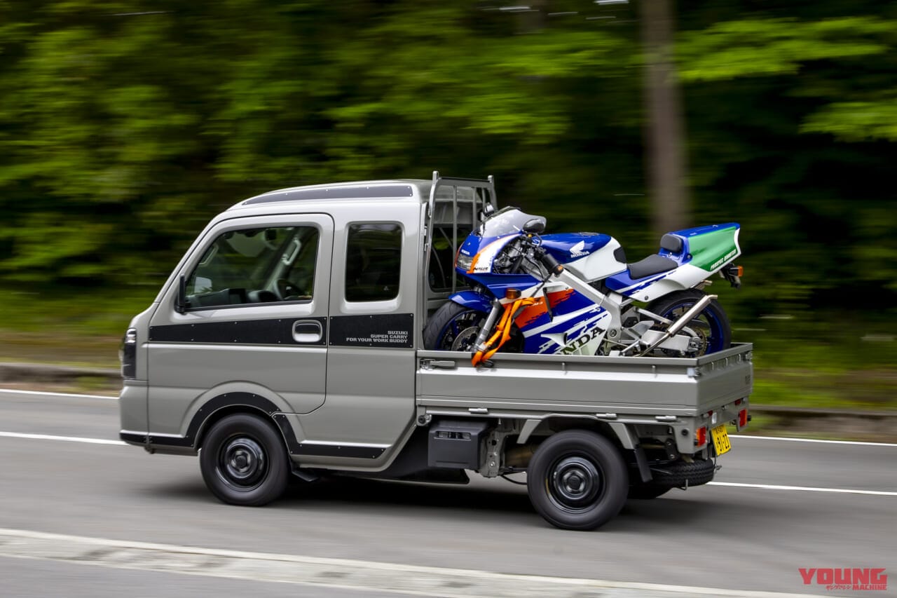 スズキ|スーパーキャリイ|Xリミテッド|【意外と快適?! やっぱり不便?!】5速MTの軽トラ「スズキ・スーパーキャリイ Xリミテッド」をトランポ&ファミリーカーに使ってみた