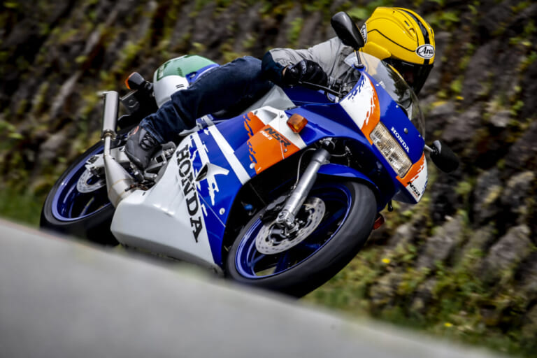 スズキ|スーパーキャリイ|Xリミテッド|【意外と快適?! やっぱり不便?!】5速MTの軽トラ「スズキ・スーパーキャリイ Xリミテッド」をトランポ&ファミリーカーに使ってみた