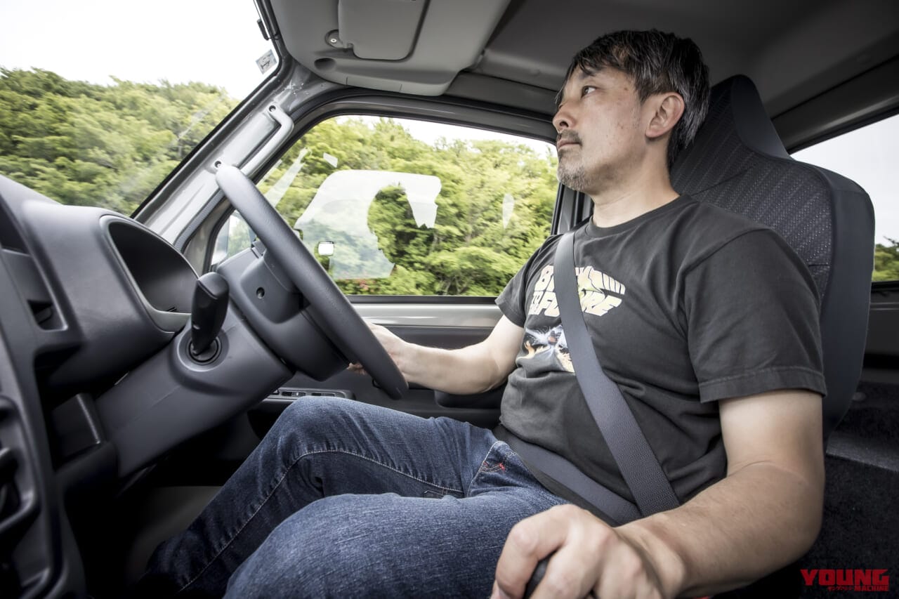 スズキ|スーパーキャリイ|Xリミテッド|【意外と快適?! やっぱり不便?!】5速MTの軽トラ「スズキ・スーパーキャリイ Xリミテッド」をトランポ&ファミリーカーに使ってみた