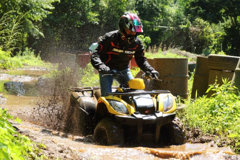 キムコ|4輪バギー|ATV|MXU150X|【日本で爆売れ中】コイツはヒャッハーな乗り物だぜ!! キムコの4輪バギー「MXU 150X」で泥まみれになってきた