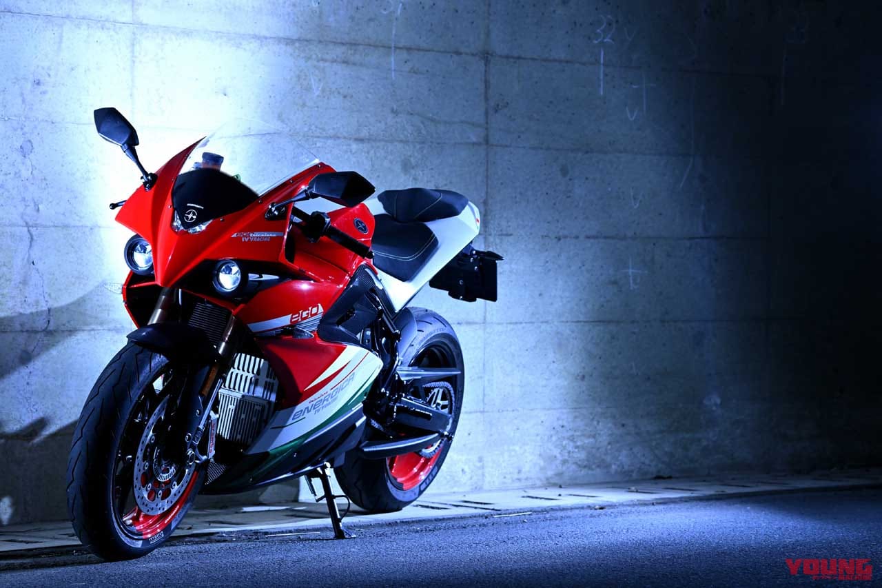 |“56design”本店ショールームで写真展「Answer」開催! フォトグラファー真弓悟史によるモーターサイクルの静と動