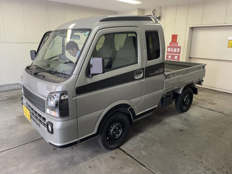 スズキ|スーパーキャリイ|Xリミテッド|【意外と快適?! やっぱり不便?!】5速MTの軽トラ「スズキ・スーパーキャリイ Xリミテッド」をトランポ&ファミリーカーに使ってみた