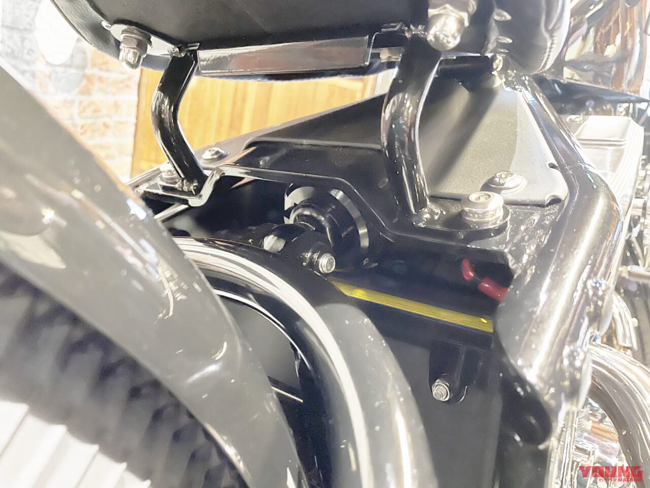 |250ccの空冷Vツイン、リヤサスを獲得だッ!! サンダーモーターサイクルズ「ソフテイルサンダー250」発売