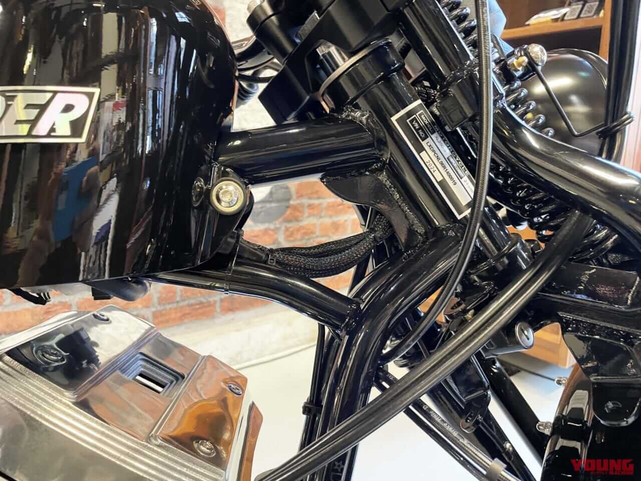 |250ccの空冷Vツイン、リヤサスを獲得だッ!! サンダーモーターサイクルズ「ソフテイルサンダー250」発売