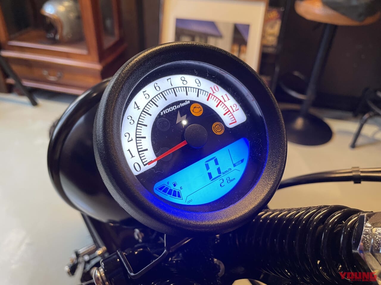 |250ccの空冷Vツイン、リヤサスを獲得だッ!! サンダーモーターサイクルズ「ソフテイルサンダー250」発売