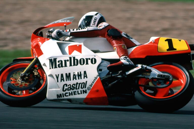 YZR500(0W86)#1 Eddie Lawson|ラッキーストライクヤマハ再臨! ……じゃない?!『パドックに帰ってきたXSR900 GP』はランディ・マモラ号のオマージュ