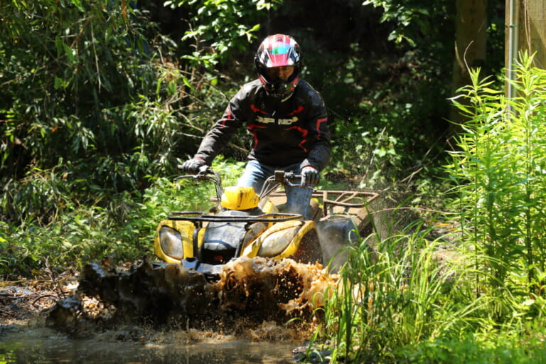 キムコ|4輪バギー|ATV|MXU150X|【日本で爆売れ中】コイツはヒャッハーな乗り物だぜ!! キムコの4輪バギー「MXU 150X」で泥まみれになってきた