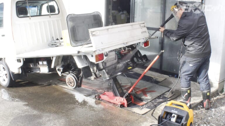 [走行距離40万キロ手前!] トランポ使用のスバル サンバーを徹底洗浄（32ページ目）