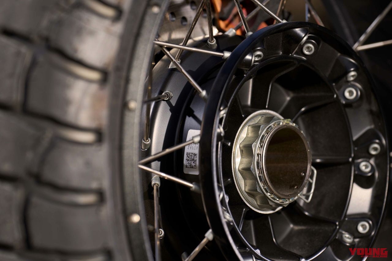 モトグッツィ|ステルビオ|ステルビオ峠の名を冠したモトグッツィ「ステルビオ」が新生復活! 水冷縦置きV搭載のアドベンチャーツーリング