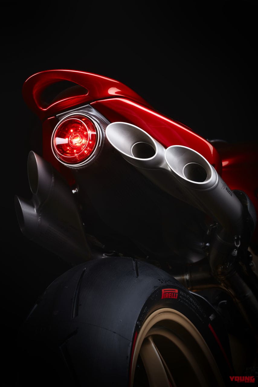 |【限定500台】デザインがヤベェ! MVアグスタが「スーパーヴェローチェ1000セリエオロ」を正式発表