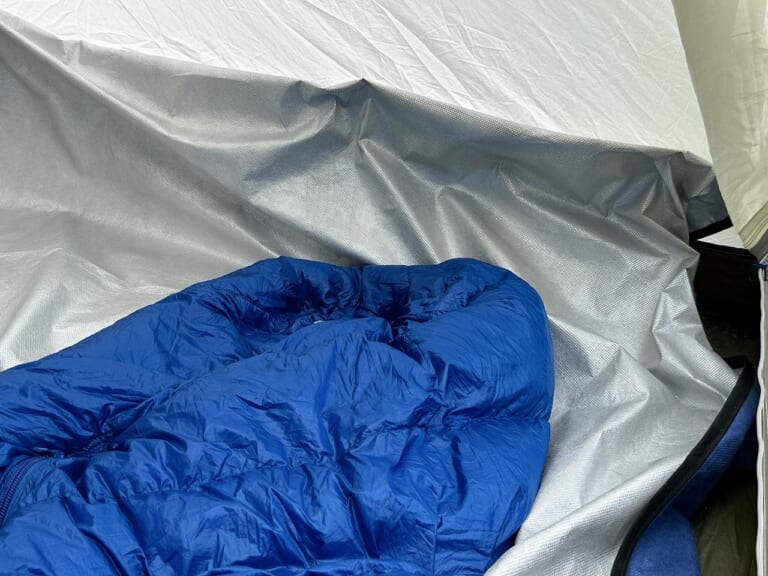 雨のテント泊もこれで安心!! テント内で快適に過ごすための3つのポイント