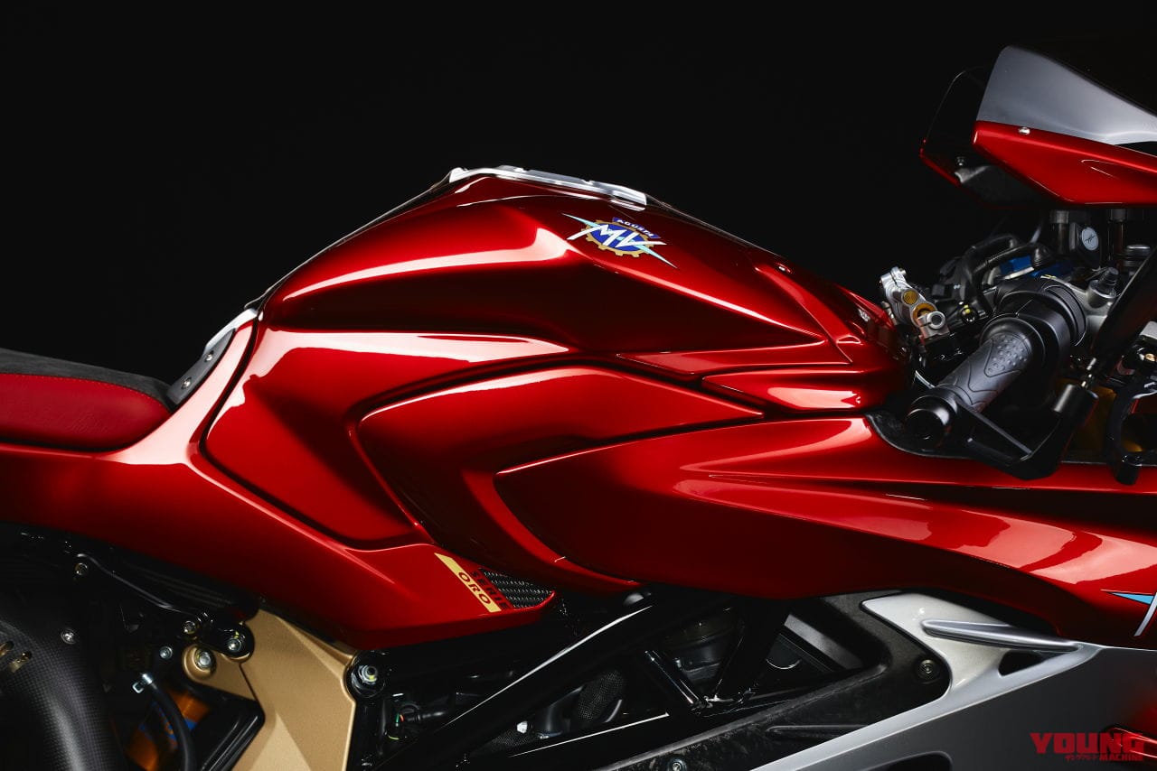 |【限定500台】デザインがヤベェ! MVアグスタが「スーパーヴェローチェ1000セリエオロ」を正式発表