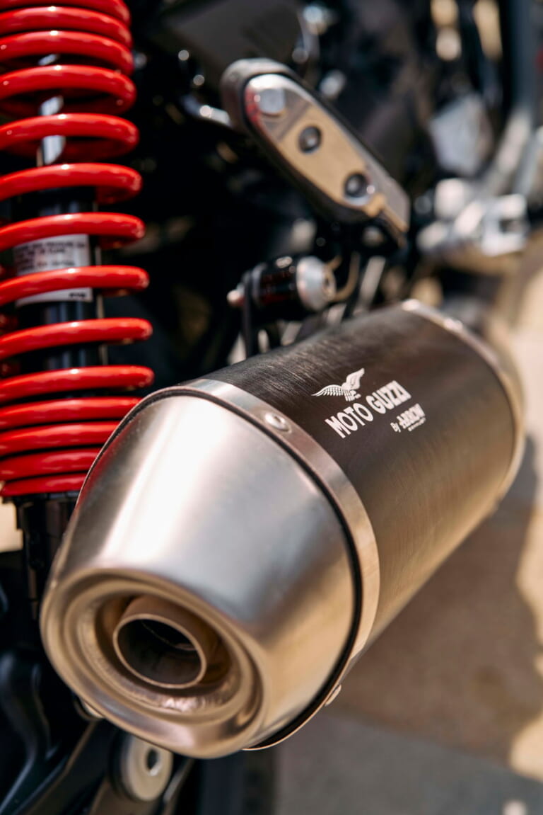 モトグッツィ|V7ストーン テン|モトグッツィ「V7ストーン」に専用カラー、アロー製マフラーなど特別装備の仕様が登場