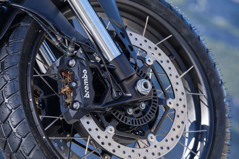 モトグッツィ|ステルビオ|ステルビオ峠の名を冠したモトグッツィ「ステルビオ」が新生復活! 水冷縦置きV搭載のアドベンチャーツーリング