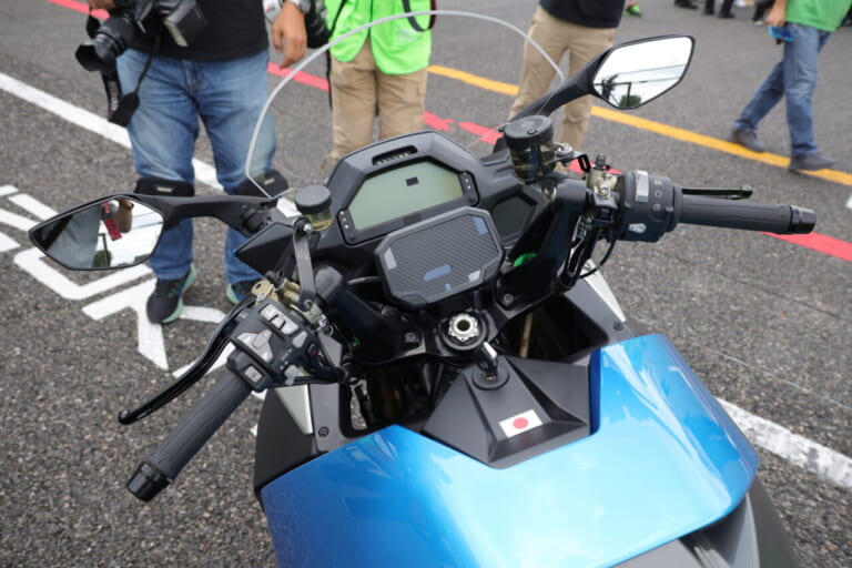 カワサキ|水素エンジンモーターサイクル|鈴鹿8耐|【量産2輪メーカー世界初!!】 カワサキの水素バイクが鈴鹿8耐でデモラン〈動画あり〉