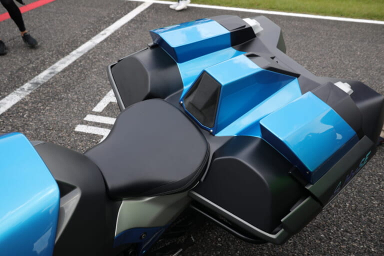 カワサキ|水素エンジンモーターサイクル|鈴鹿8耐|【量産2輪メーカー世界初!!】 カワサキの水素バイクが鈴鹿8耐でデモラン〈動画あり〉