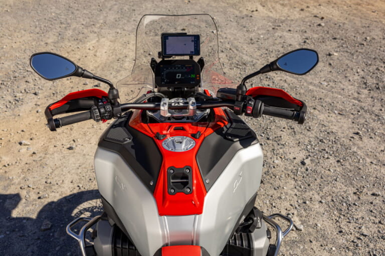 BMW Motorrad R1300GS Adventure |BMWの新技術「オートシフト」搭載!! 新型モデル「R1300GS」アドベンチャー登場
