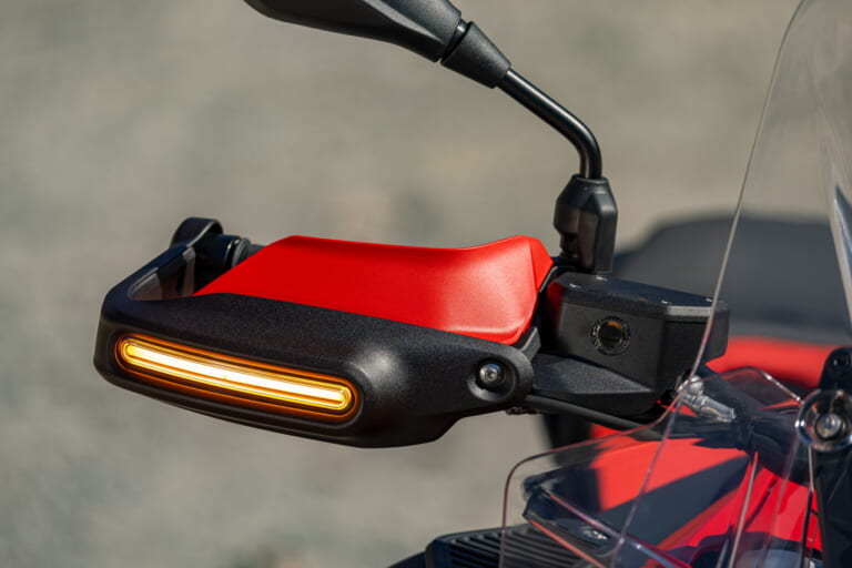 BMW Motorrad R1300GS Adventure |BMWの新技術「オートシフト」搭載!! 新型モデル「R1300GS」アドベンチャー登場