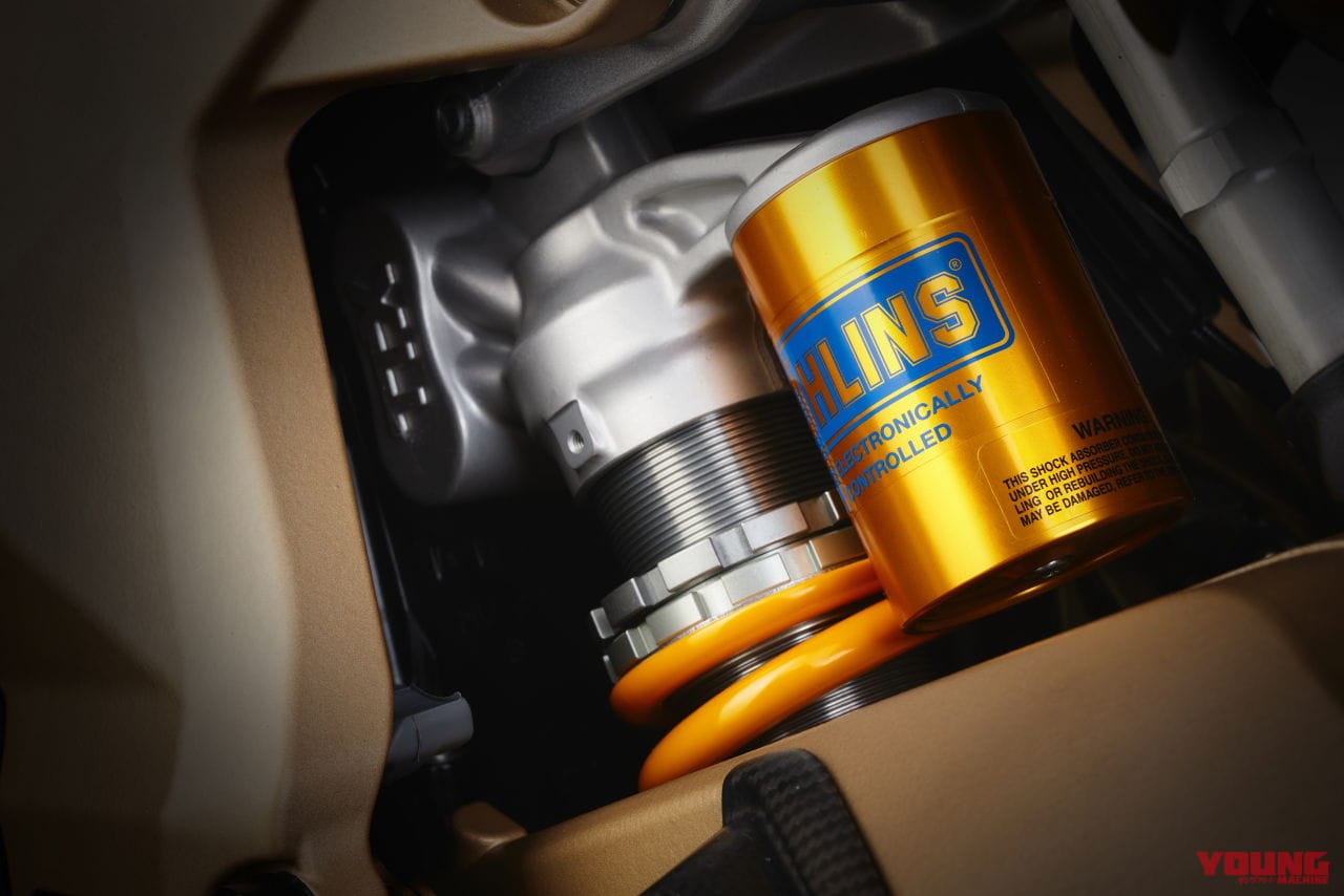 |【限定500台】デザインがヤベェ! MVアグスタが「スーパーヴェローチェ1000セリエオロ」を正式発表