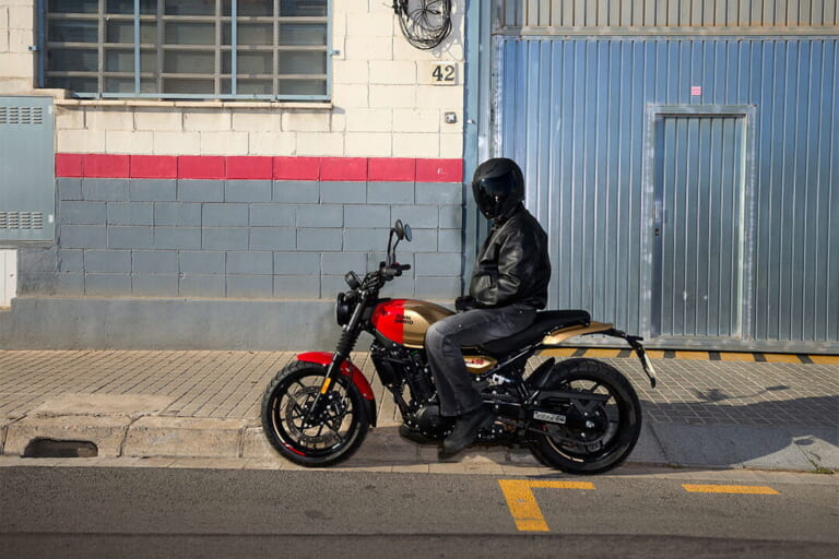 ロイヤルエンフィールド|ゲリラ450|日本では70万円台に?! ロイヤルエンフィールド新型モデル「ゲリラ450」登場!