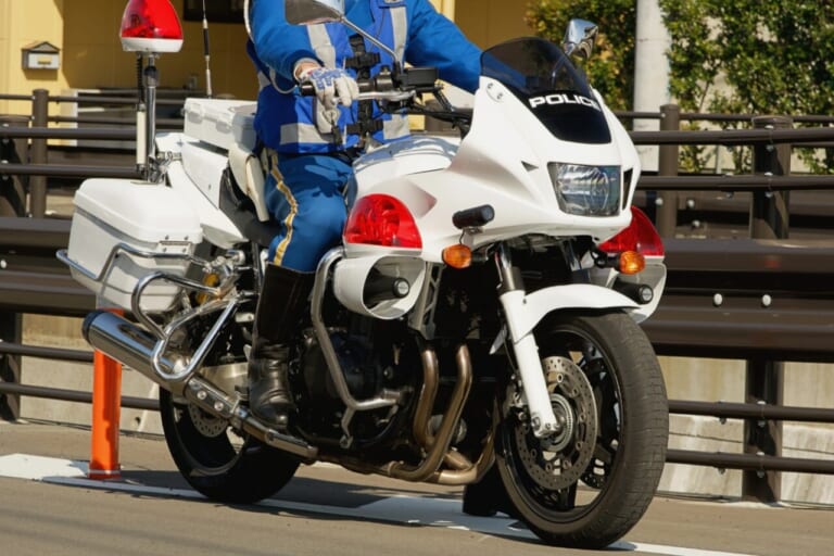 白バイ風のバイクやコスプレって問題ない? 逮捕はありえる?【元警察官が解説】