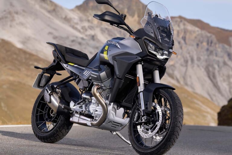 ステルビオ峠の名を冠したモトグッツィ「ステルビオ」が新生復活！ 水冷縦置きV搭載のアドベンチャーツーリング