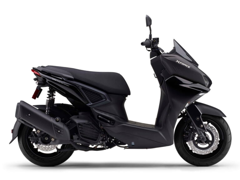 2025 YAMAHA X FORCE ブラックメタリックX