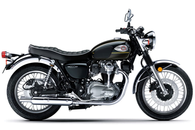 カワサキ|W800|2025年モデル|カワサキ「W800」に2025年のニューカラー! ゴールドストライプのダーク系ツートーン