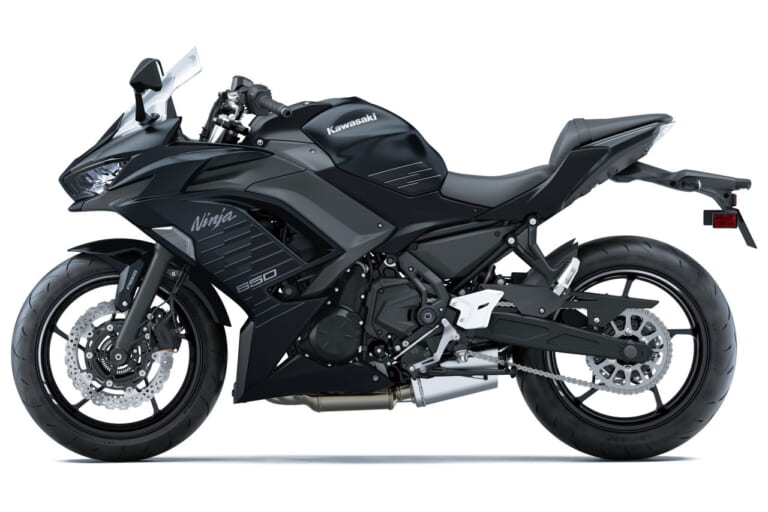 カワサキ|ニンジャ650|2025年モデル|トラコン装備のオールマイティスポーツ! カワサキ「ニンジャ650」 2025年モデルが登場、新しいKRTとダークさを増したグレー
