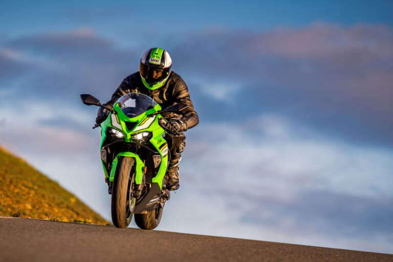 カワサキ|ニンジャZX-6R|2025年モデル|636cc・4気筒スーパースポーツのカワサキ「ニンジャZX-6R」2025年モデル登場! 車体色刷新で3カラー