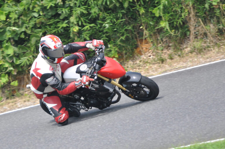ホンダ グロム|250cc|エンジン換装|CBR250R|MC41|125ccグロムにCBR250R(MC41)エンジンを搭載した魔改造マシン、ドキドキしつつ乗ってみた!!