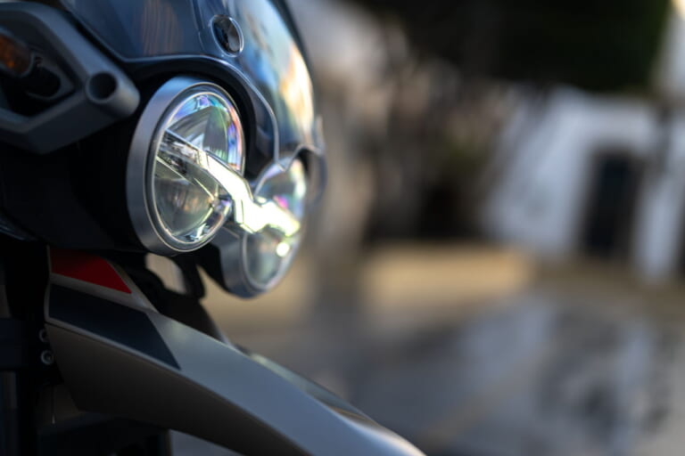 モトグッツィ|V85TTトラベル|可変バルブタイミング搭載!! モトグッツィ「V85TTトラベル」が基本性能を底上げして発売