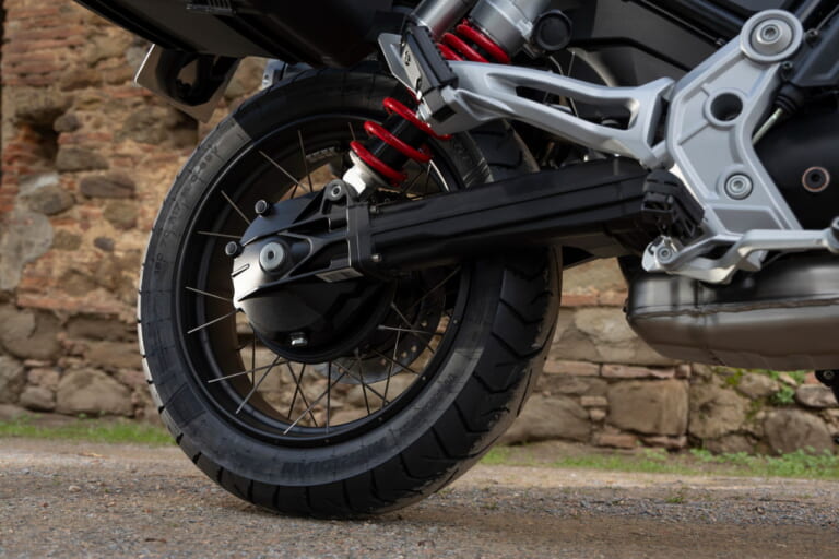 モトグッツィ|V85TTトラベル|可変バルブタイミング搭載!! モトグッツィ「V85TTトラベル」が基本性能を底上げして発売