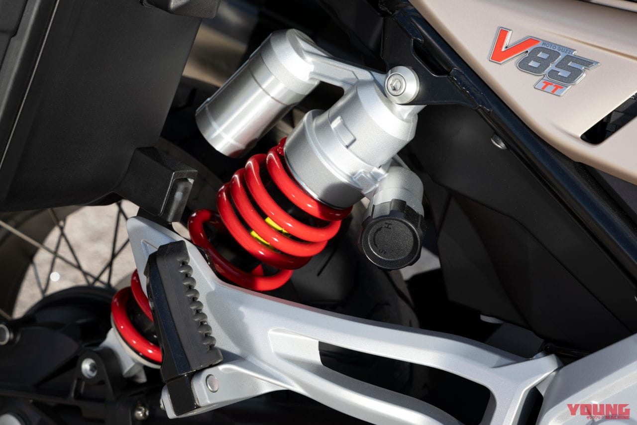 モトグッツィ|V85TTトラベル|可変バルブタイミング搭載!! モトグッツィ「V85TTトラベル」が基本性能を底上げして発売