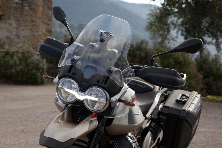 モトグッツィ|V85TTトラベル|可変バルブタイミング搭載!! モトグッツィ「V85TTトラベル」が基本性能を底上げして発売