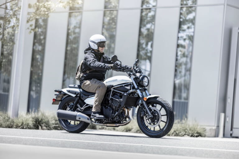 カワサキ|エリミネーター500|欧州仕様|2025年モデル|カワサキ「エリミネーター500」にホワイト登場! ブラックとSEは従来色を継続【海外】