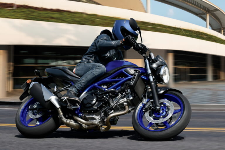 スズキ|SV650|欧州仕様|2024年モデル|スズキ「SV650」に新色登場! 新たにブルーフレーム&ホイールでスポーティな出で立ちへ